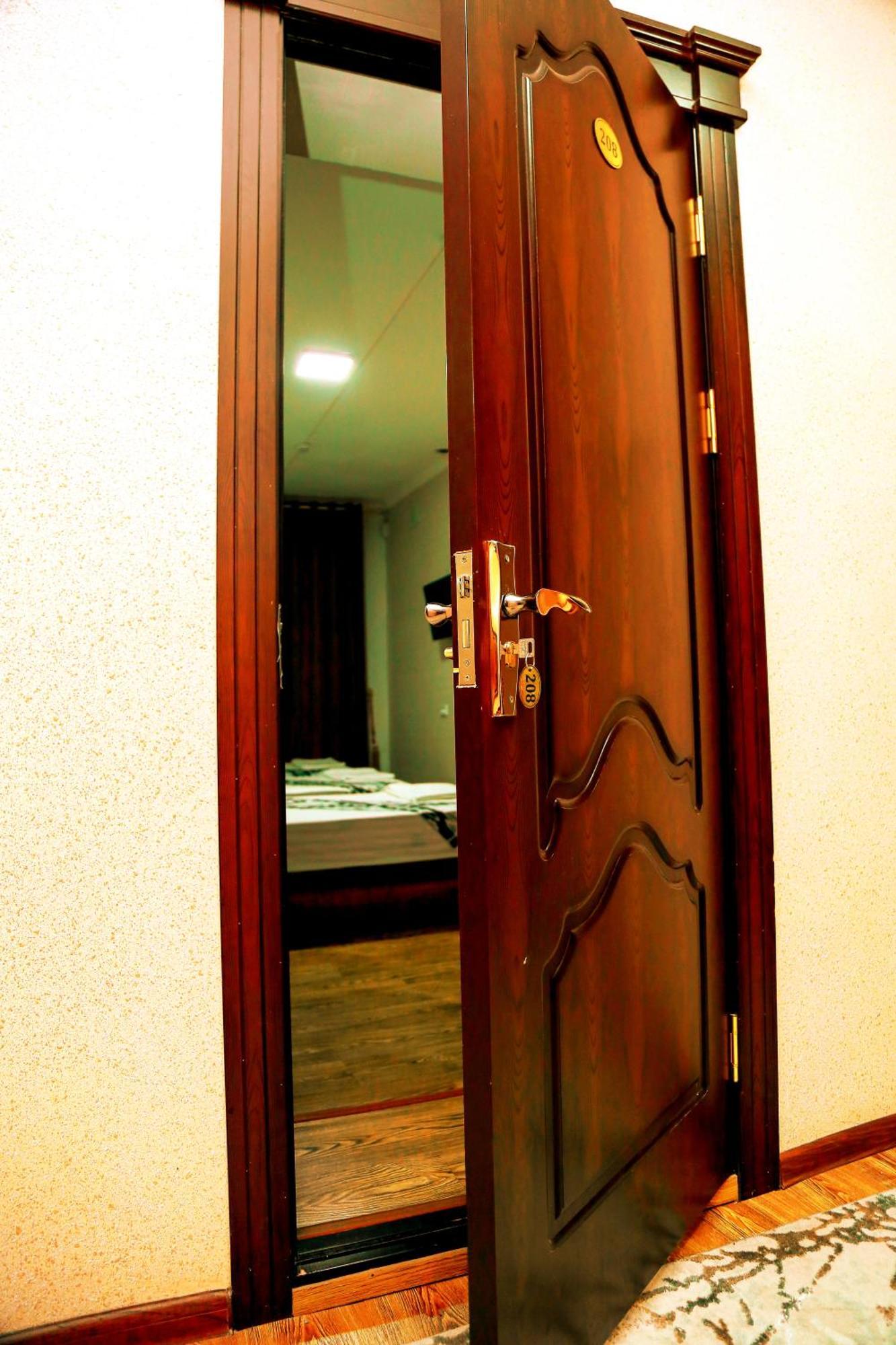 Hotel Mir Адрес Abu Ali Ibn Sino 4A ブハラ エクステリア 写真